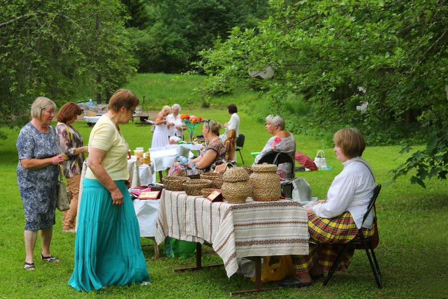 Projektas Tautiniai vakarojimai: tradicija ir dabartis