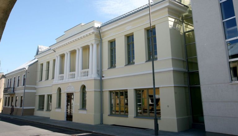 Bibliotekos fasadas