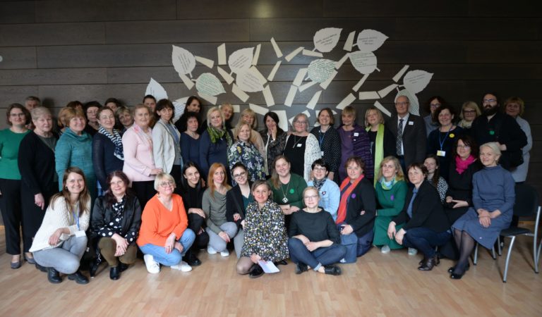 Baigiamosios projekto „Pasakojimo meno ir metodo modelio Lietuvos bibliotekoms pristatymas“ konferencijos dalyviai