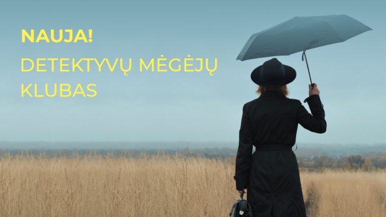 Mergina su skėčiu stovi priešais platų rugių lauką
