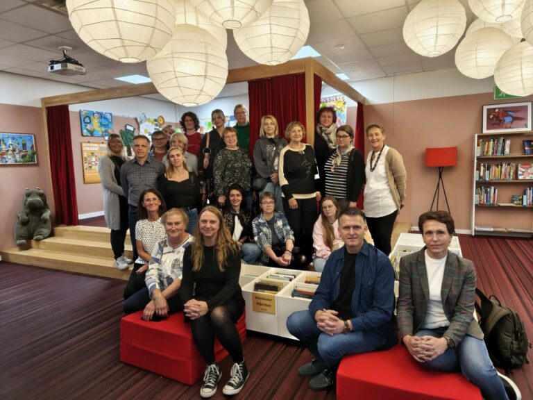 Grupė bibliotekų specialistų ir savanorių lankosi Naumburge (Vokietija) veikiančiame Konrad Martin Haus suaugusiųjų švietimo centre