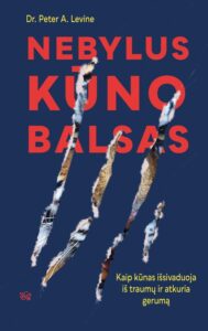 nebylus-kuno-balsas-kaip-kunas-issivaduoja-is