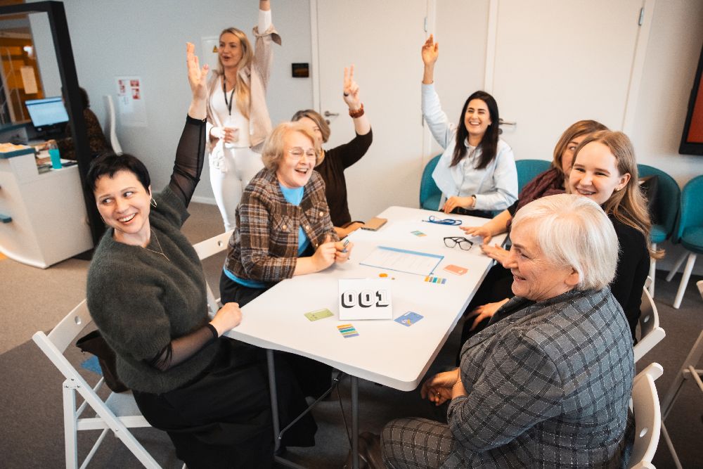 Šypsenomis ir geromis emocijomis „Kalbà kal̃ba“ prakalbo panevėžiečiams