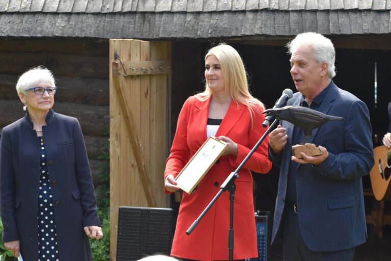 B. Jonuškaitė Augustinienė, D. Pečionė, A. Katinas.